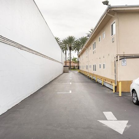 Americas Best Value Inn&Suites Anaheim Exterior foto