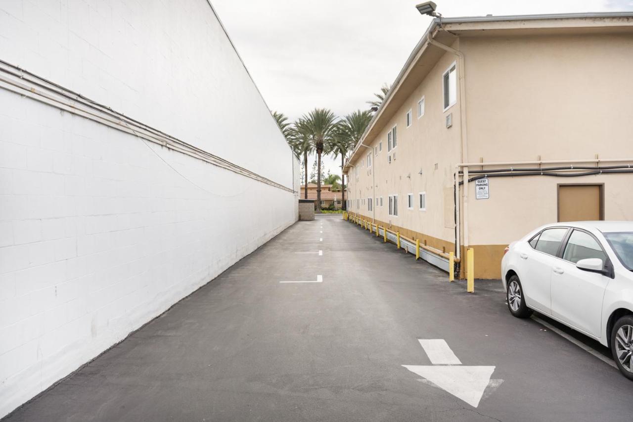 Americas Best Value Inn&Suites Anaheim Exterior foto