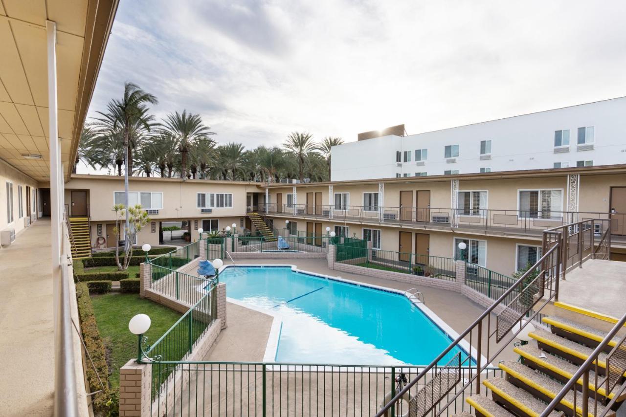 Americas Best Value Inn&Suites Anaheim Exterior foto