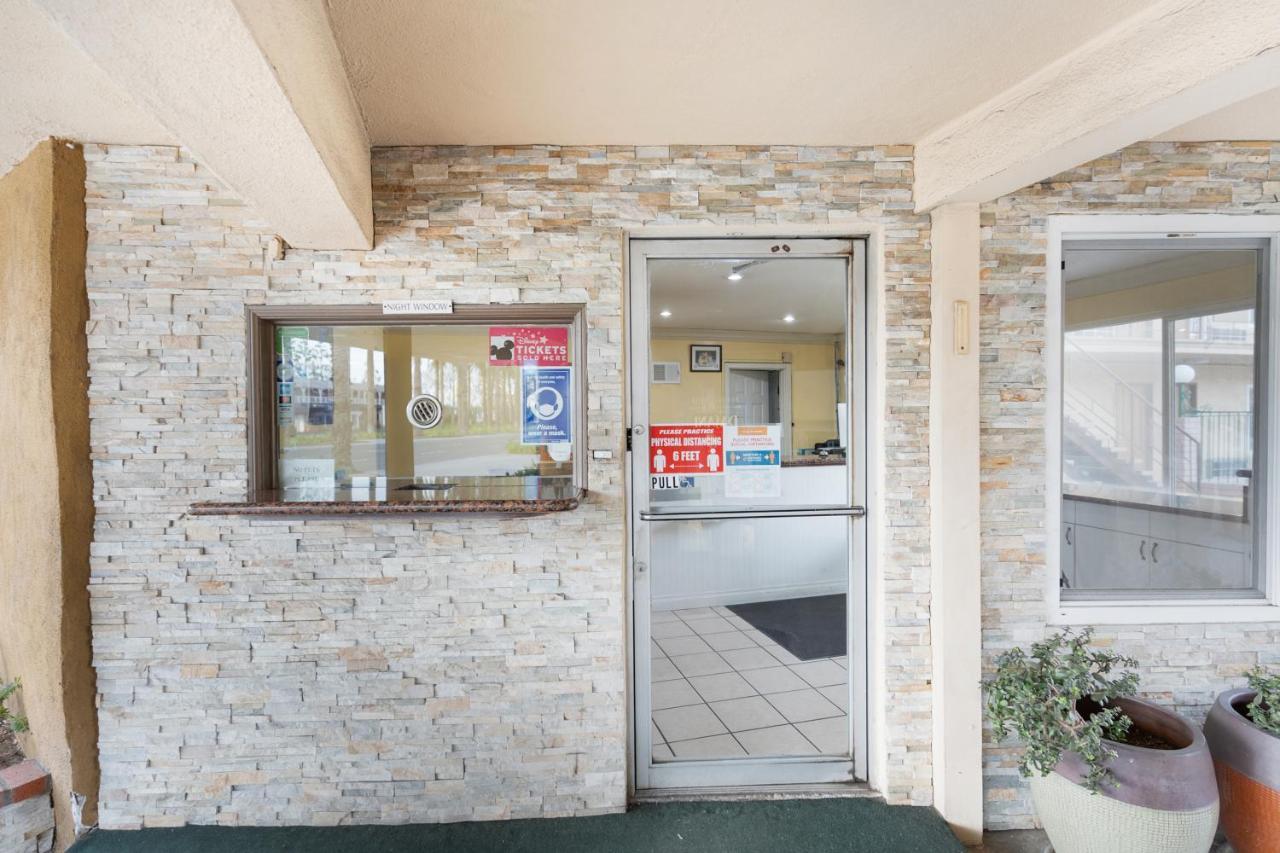 Americas Best Value Inn&Suites Anaheim Exterior foto