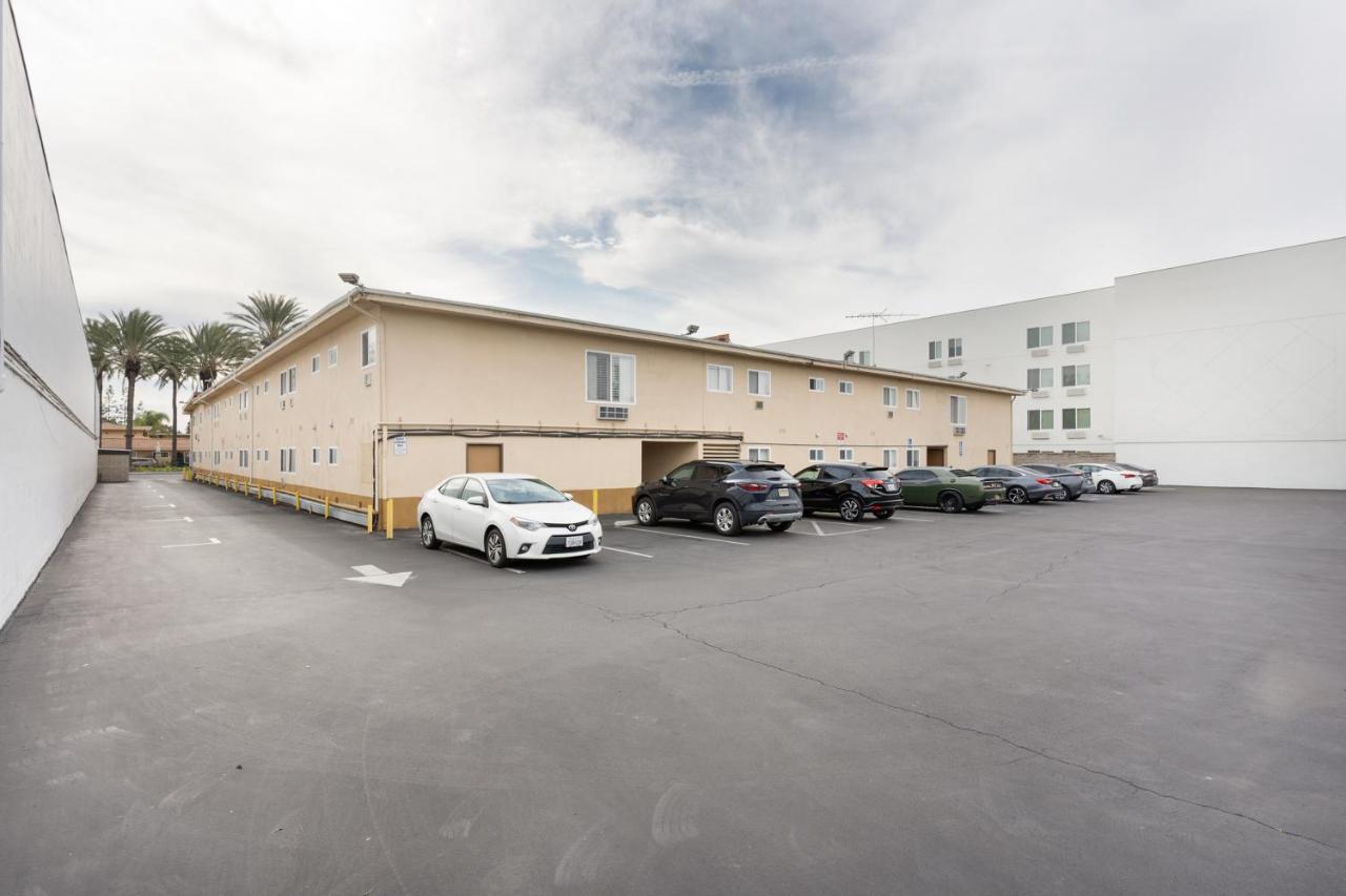 Americas Best Value Inn&Suites Anaheim Exterior foto
